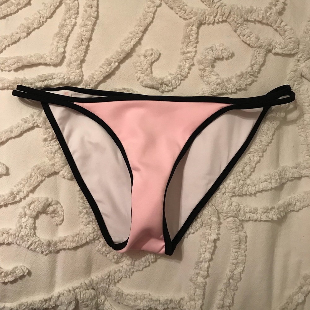 Pink bikini bottom with black outlining